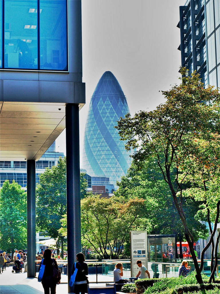 VIEW OF MODERN BUILDINGS IN CITY