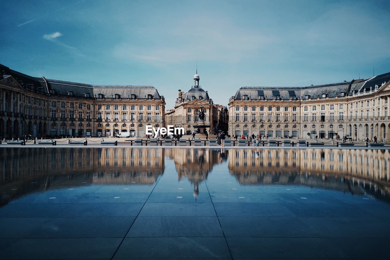Bordeaux reflection