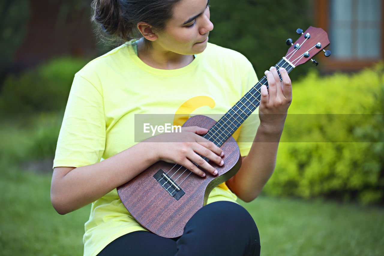 Man playing guitar