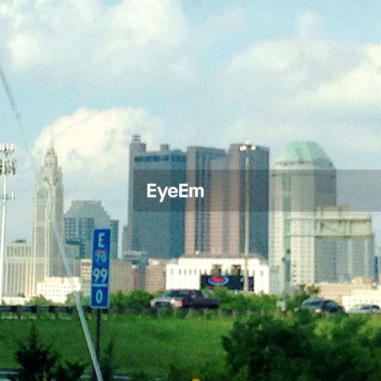 VIEW OF CITYSCAPE AGAINST SKY