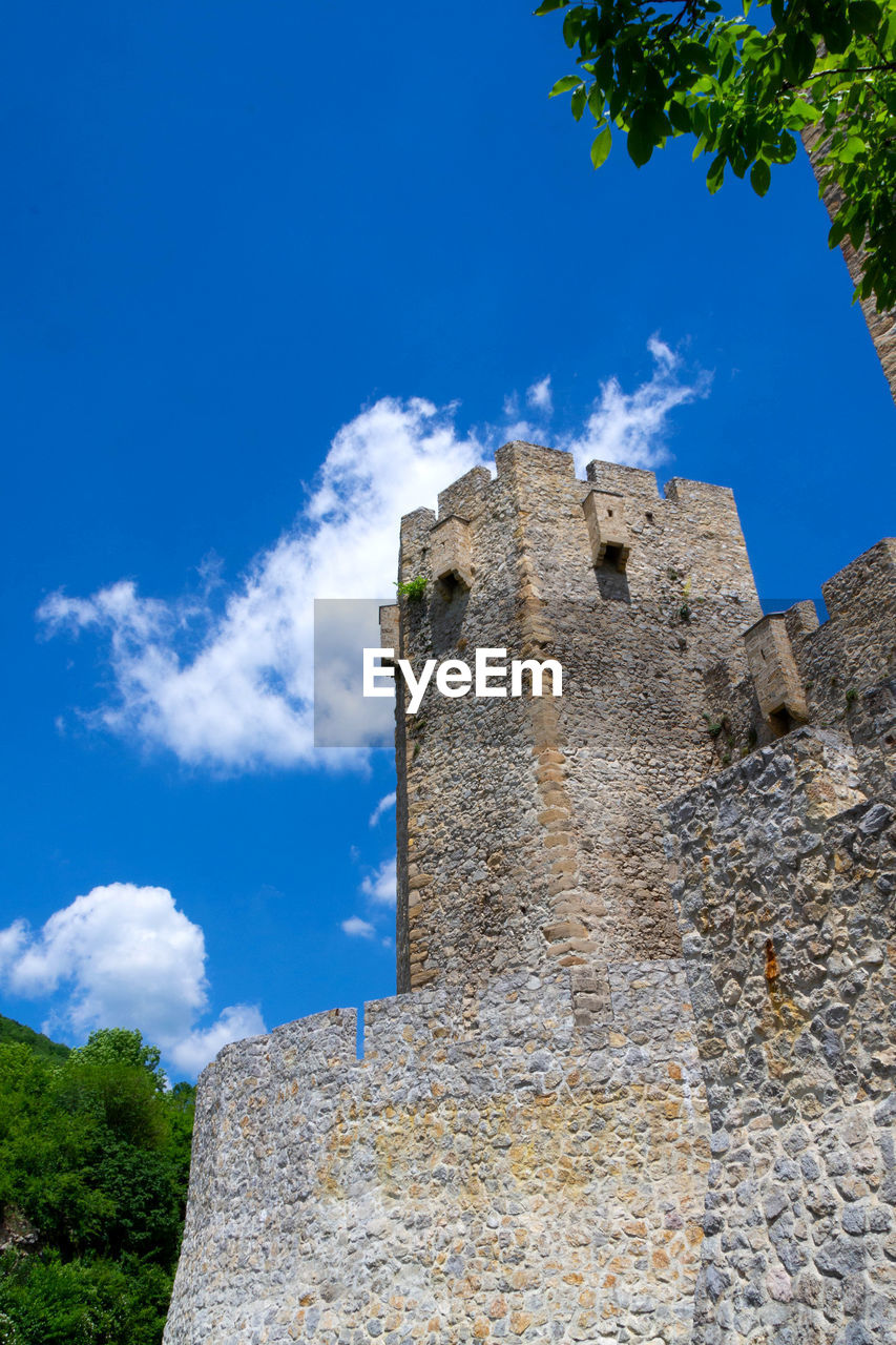 LOW ANGLE VIEW OF CASTLE AGAINST SKY