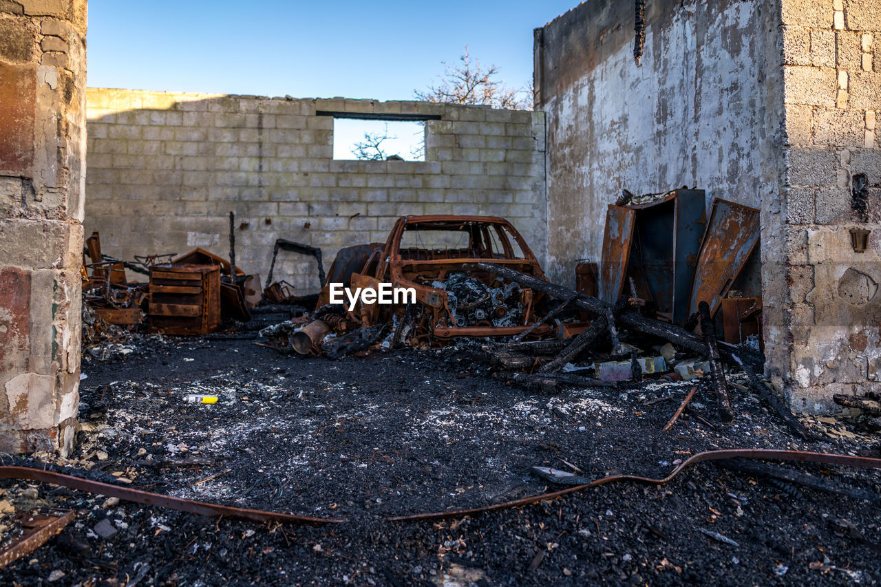 DAMAGED OLD BUILDINGS