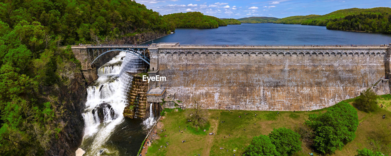 SCENIC VIEW OF DAM BY RIVER