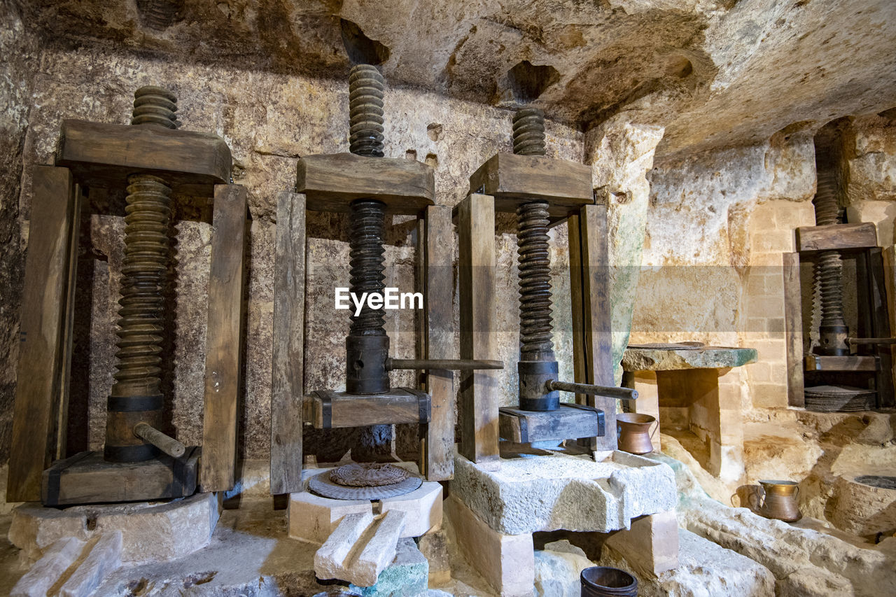ancient history, architecture, ruins, history, the past, built structure, ancient, no people, old, damaged, abandoned, building, indoors, old ruin, ruined, day, architectural column, bad condition, temple, travel destinations, rundown, decline, deterioration, travel, column, weathered