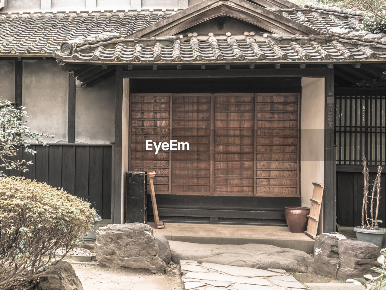 EXTERIOR OF BUILDING WITH CLOSED WINDOWS