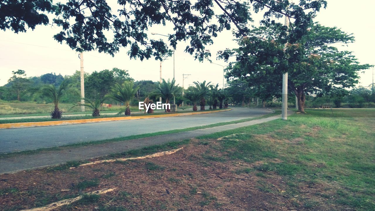 VIEW OF EMPTY ROAD