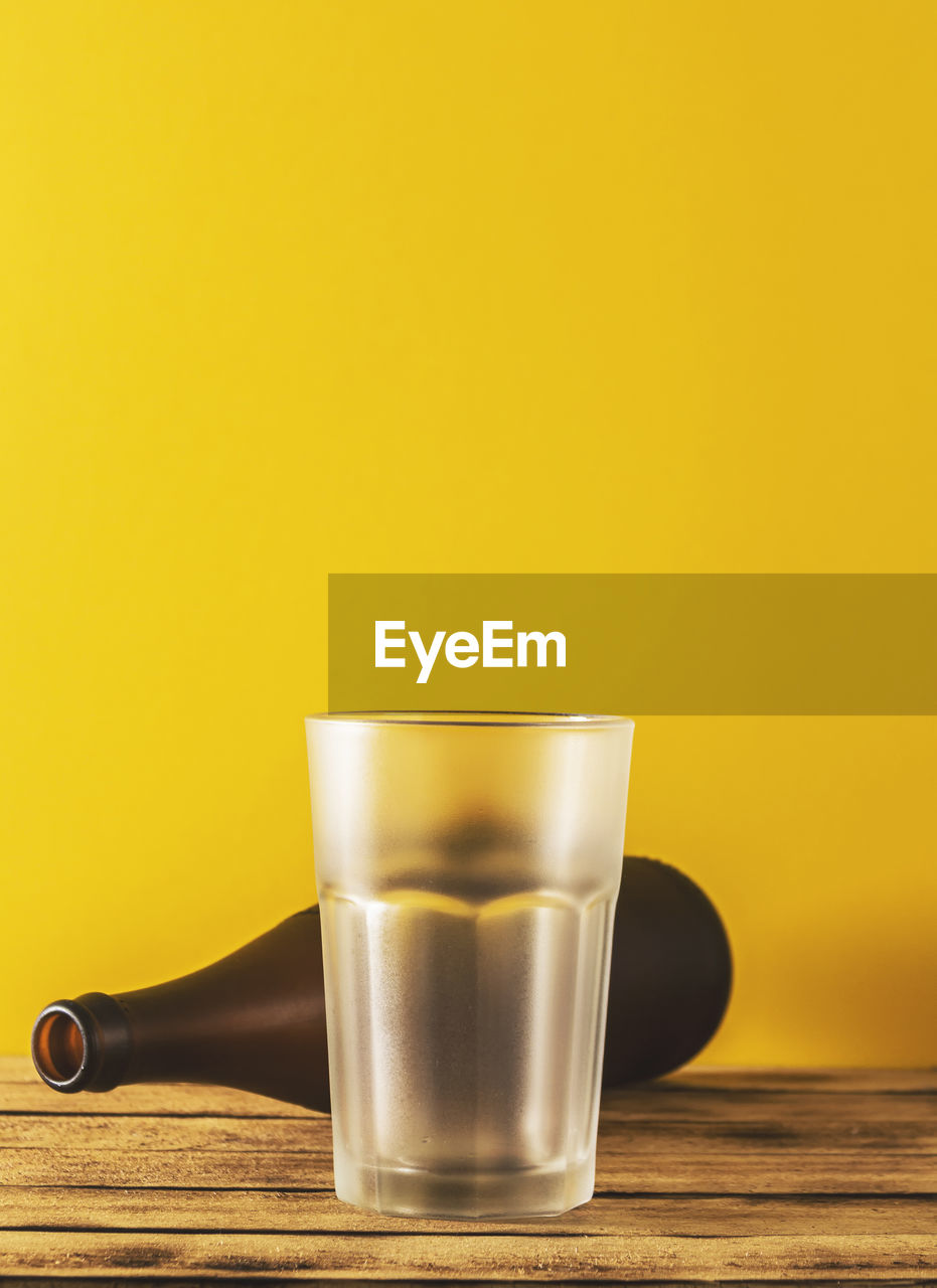 CLOSE-UP OF TEA CUP ON TABLE