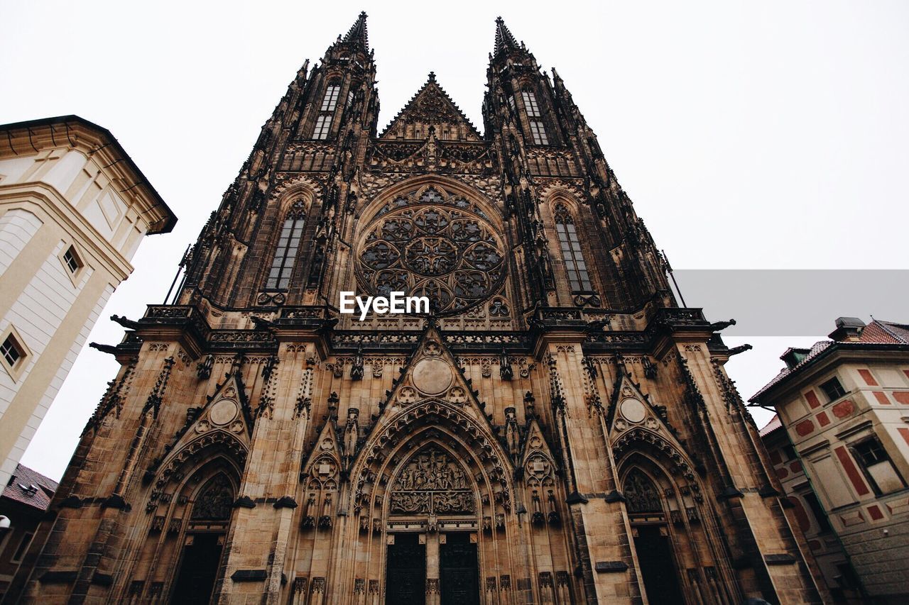 LOW ANGLE VIEW OF CATHEDRAL AGAINST SKY