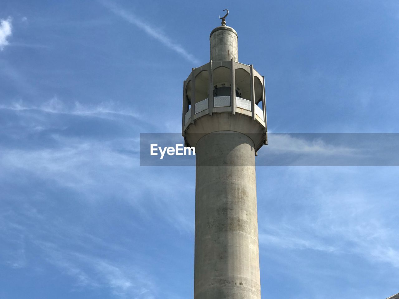 LOW ANGLE VIEW OF LIGHTHOUSE AGAINST SKY