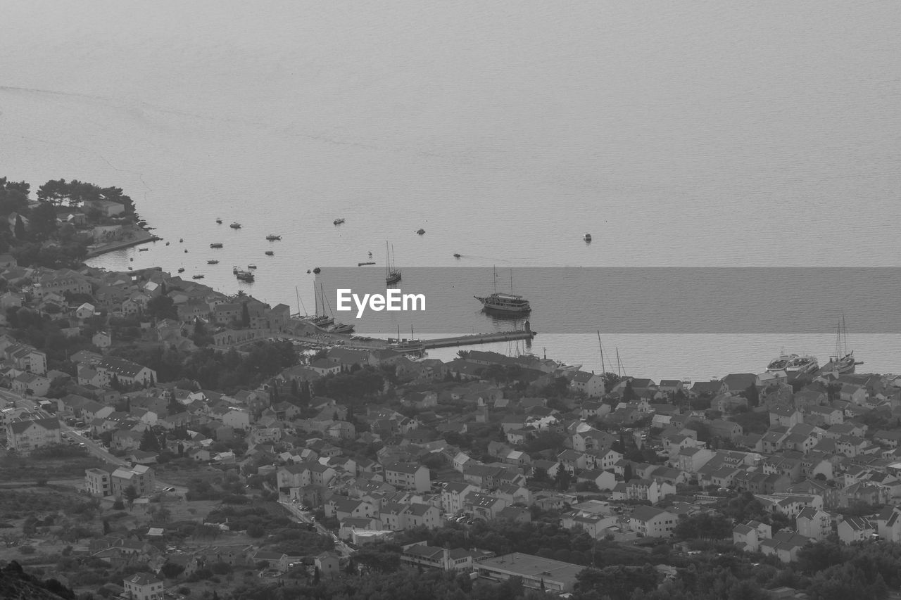 VIEW OF BUILDINGS AGAINST SKY