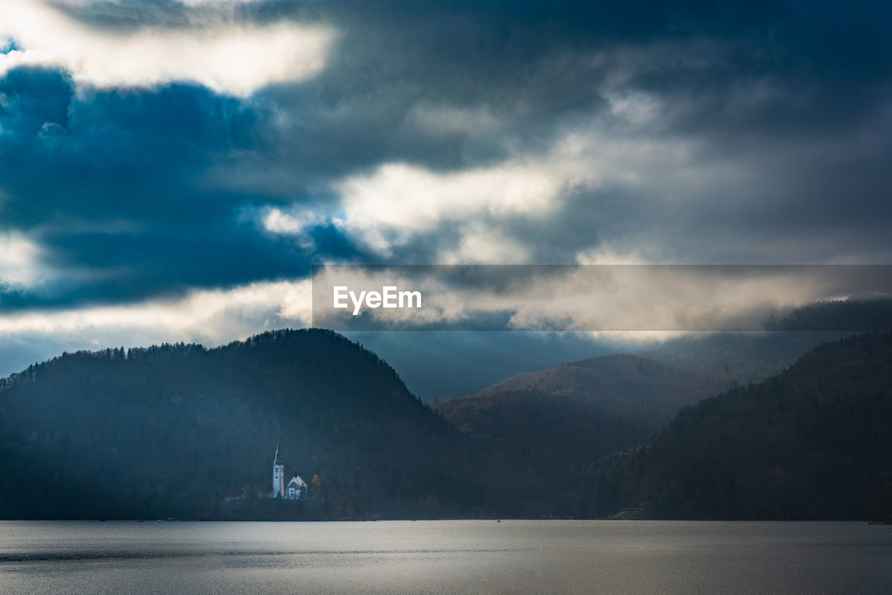 Island in lake bled. dreamlike atmosphere for the church of s. maria assunta. slovenia