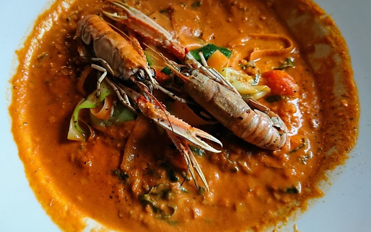 CLOSE-UP OF NOODLES IN PLATE