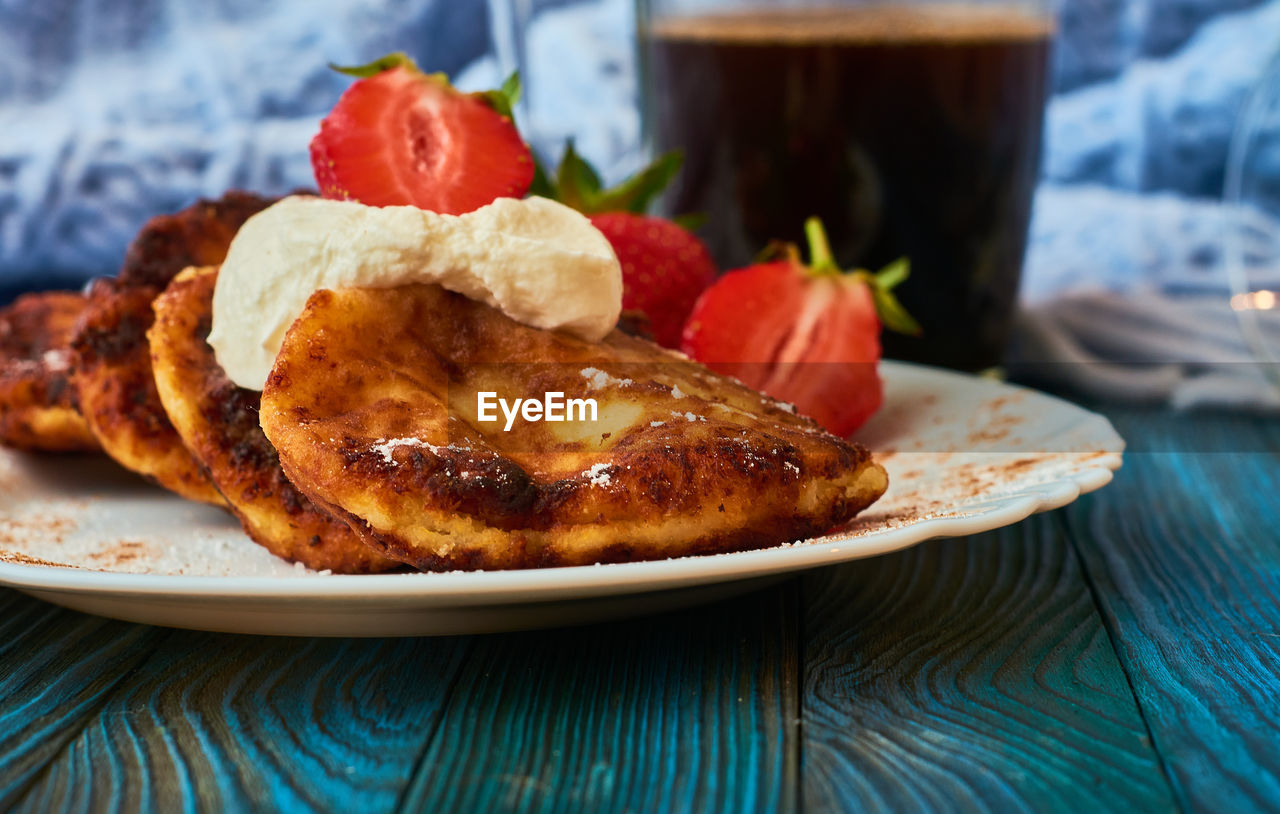 CLOSE-UP OF BREAKFAST SERVED ON PLATE