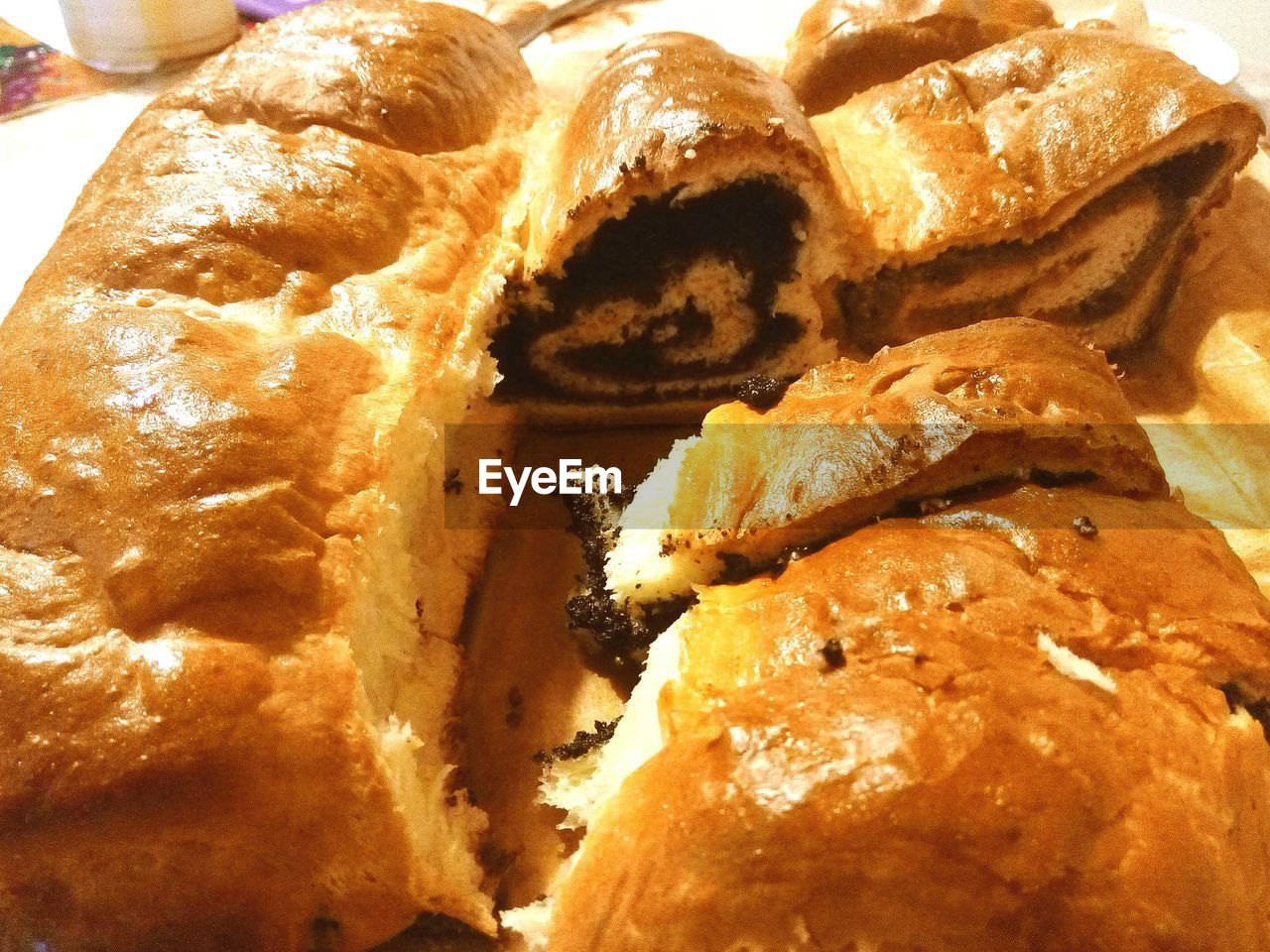 CLOSE-UP OF SWEET FOOD ON TABLE