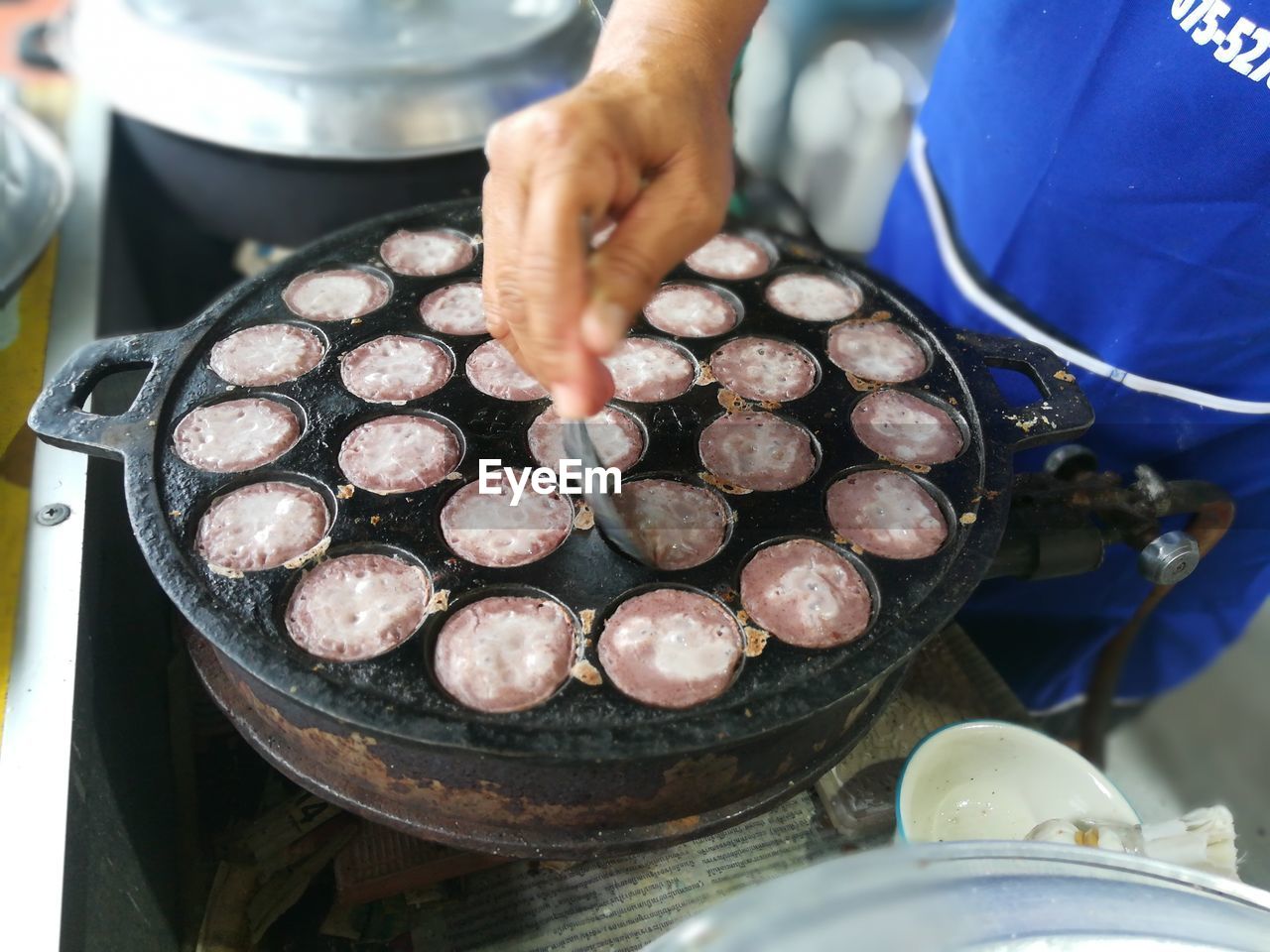 HIGH ANGLE VIEW OF PREPARING FOOD