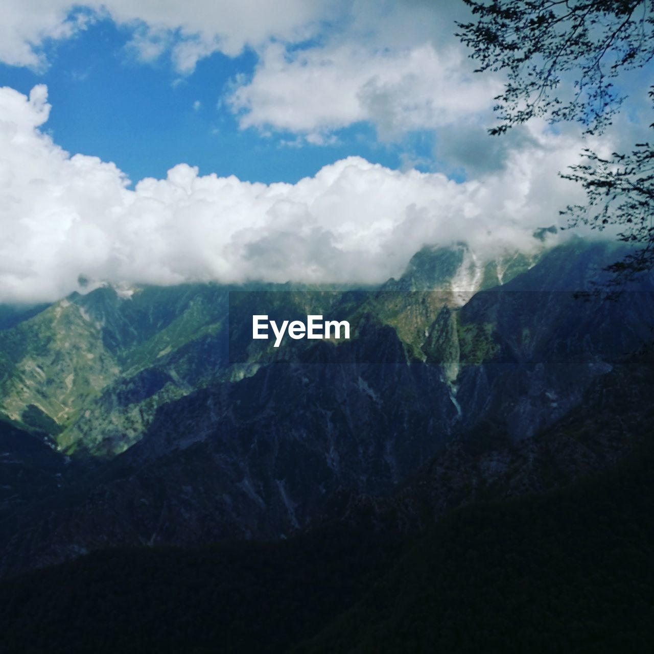 VIEW OF MOUNTAIN AGAINST SKY