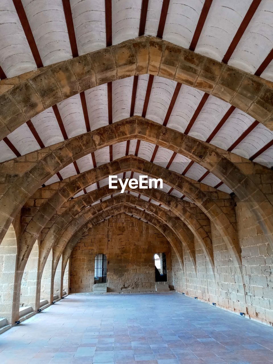 architecture, arch, built structure, indoors, ceiling, day, the way forward, no people, wood, history, the past, diminishing perspective, building, travel destinations
