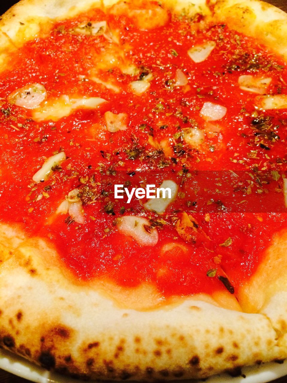 CLOSE-UP OF PIZZA