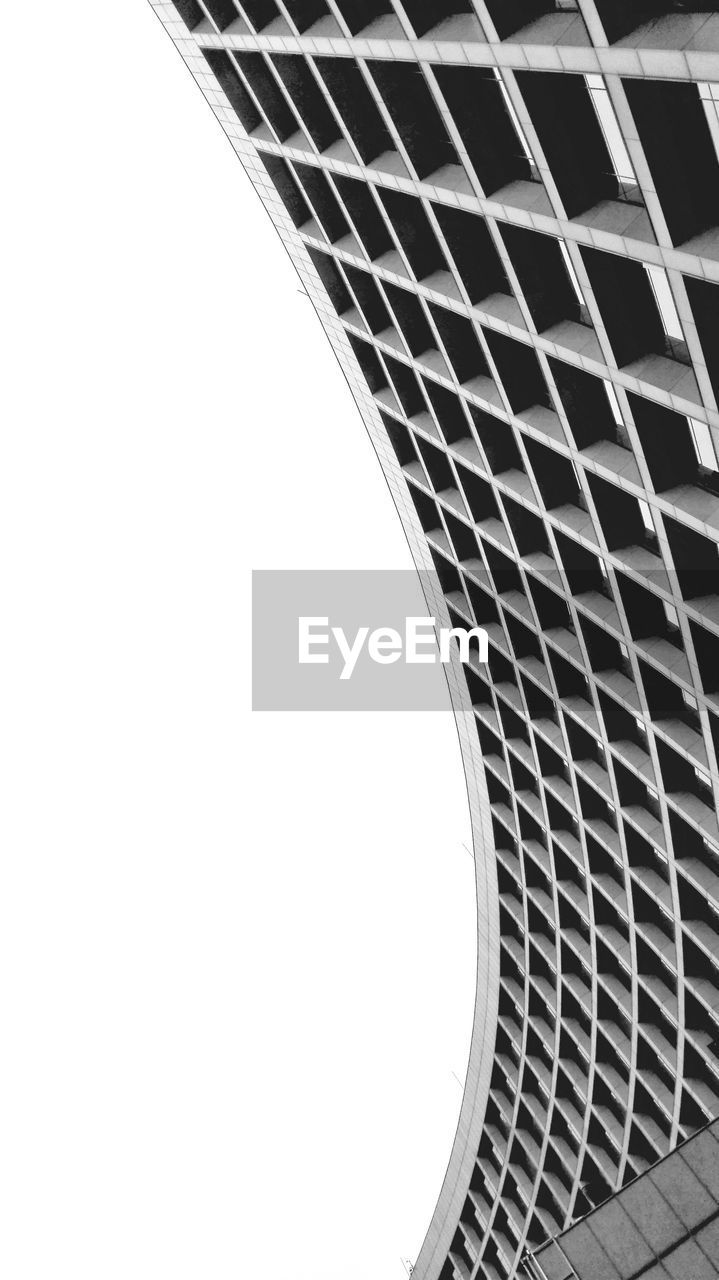 LOW ANGLE VIEW OF MODERN BUILDING