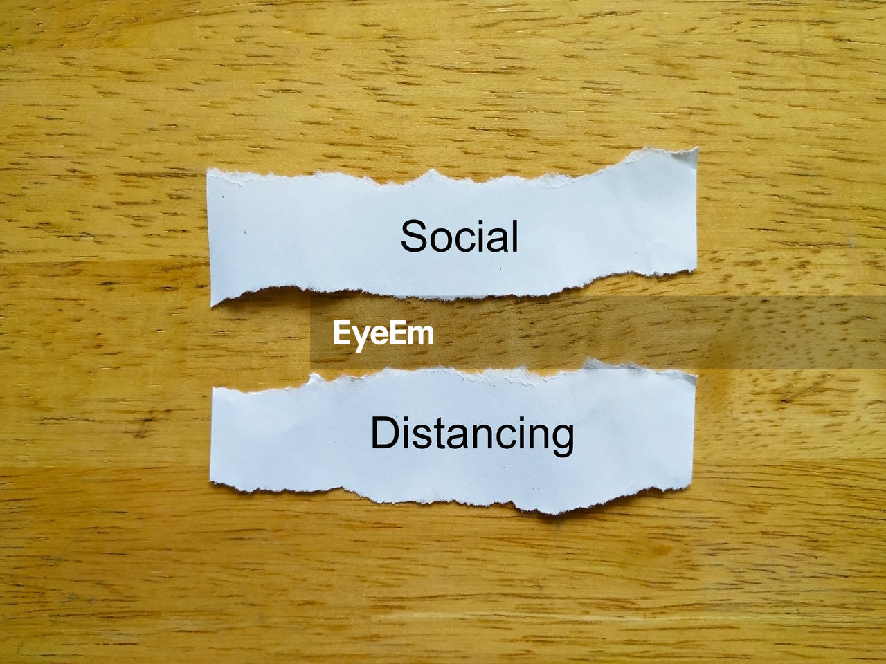 CLOSE-UP OF INFORMATION SIGN ON WALL