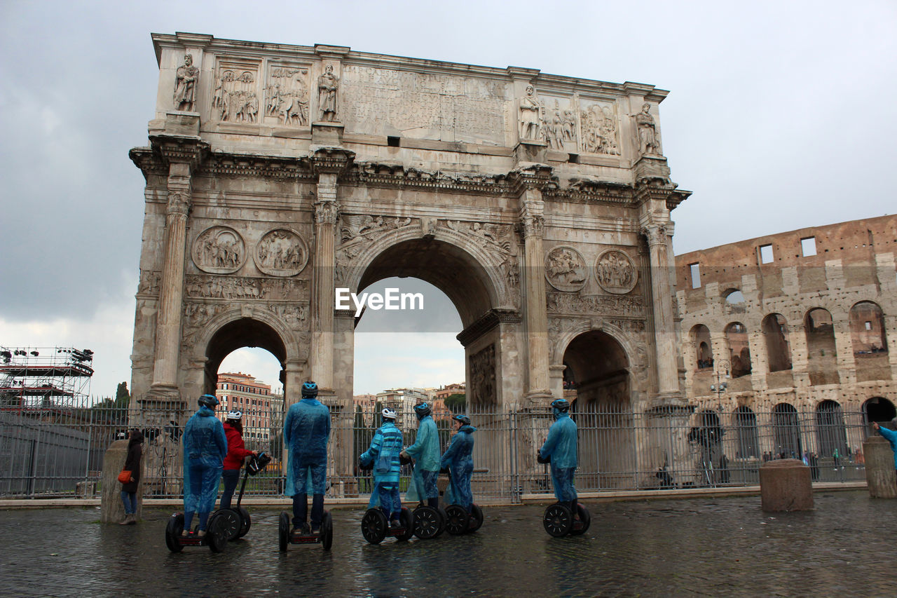 PEOPLE AT HISTORICAL BUILDING