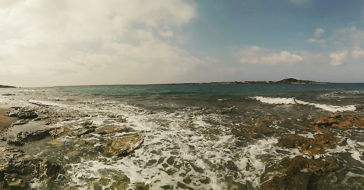 PANORAMIC VIEW OF SEA AGAINST SKY