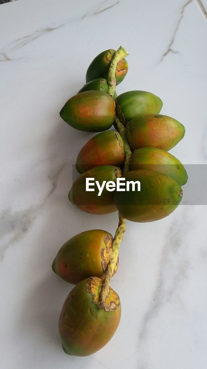 HIGH ANGLE VIEW OF FRUIT