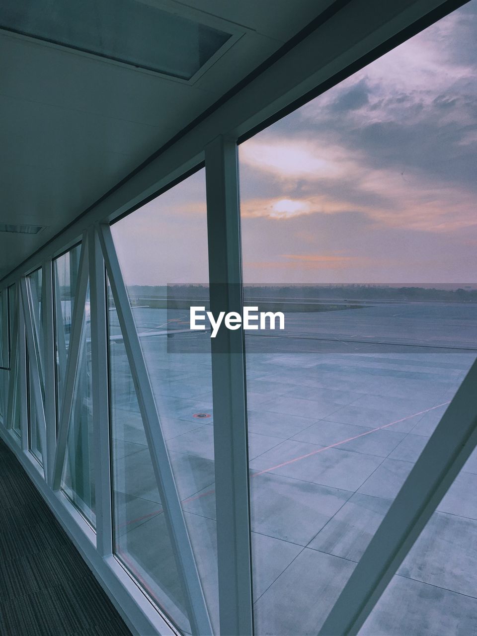 VIEW OF AIRPLANE WINDOW
