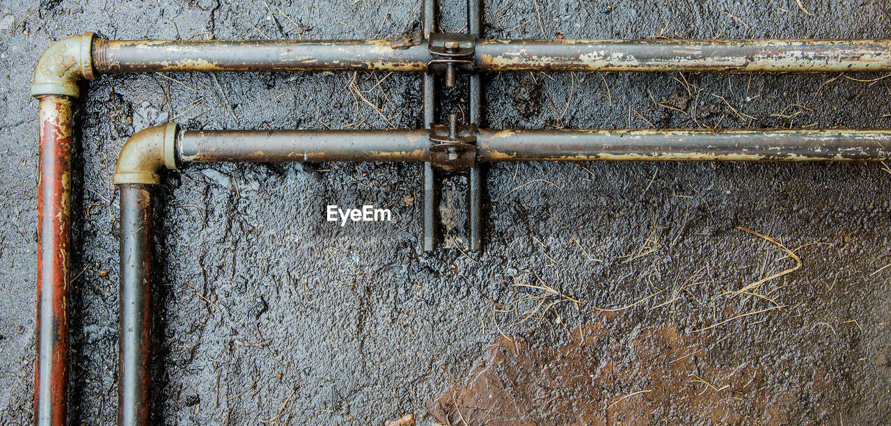 CLOSE-UP OF METALLIC DOOR