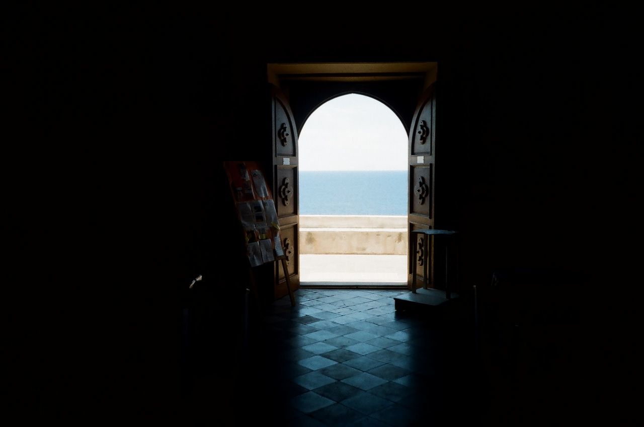 VIEW OF SEA THROUGH WINDOW