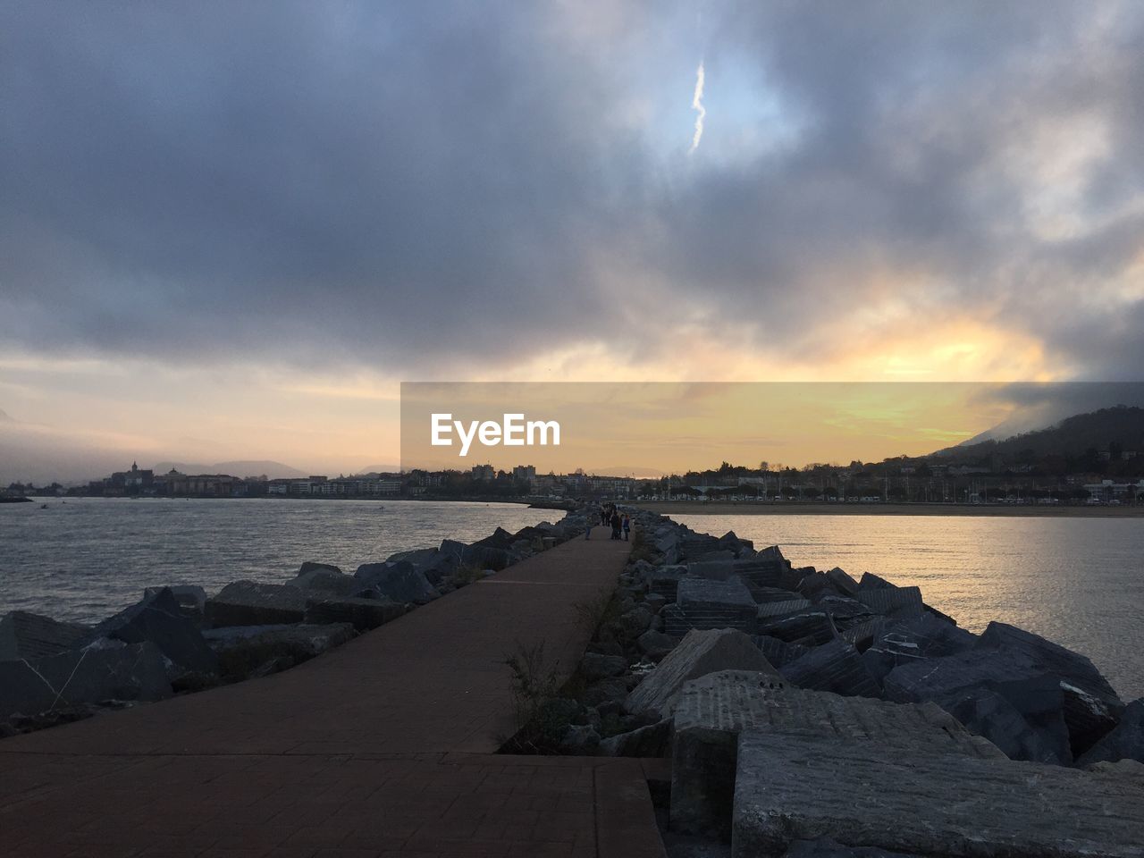 VIEW OF SEA AGAINST SKY