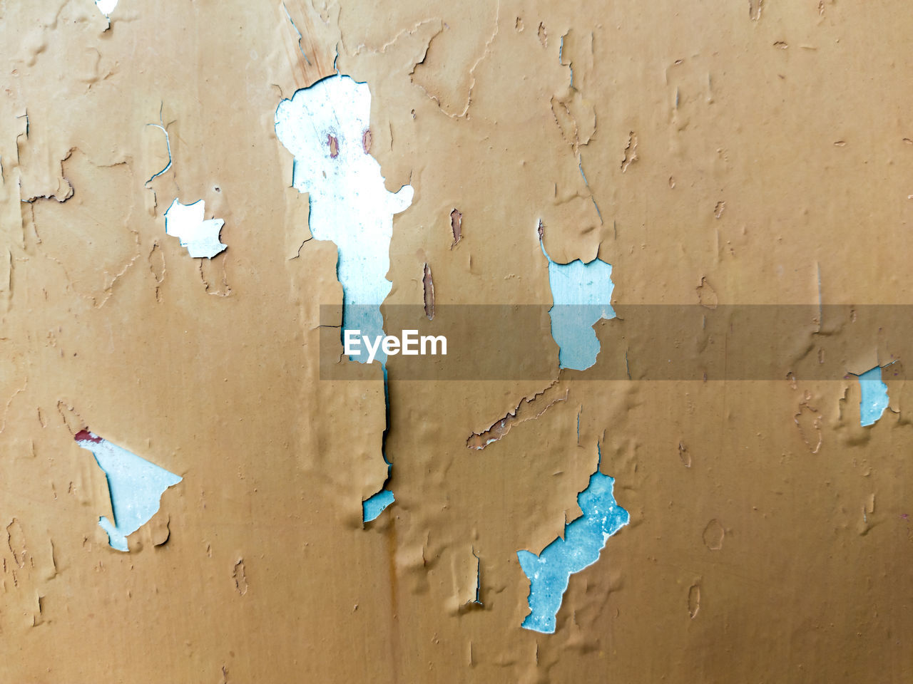 CLOSE-UP OF WEATHERED WALL