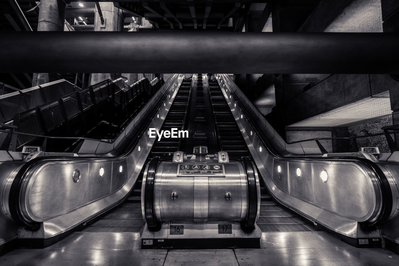 TRAIN IN SUBWAY STATION