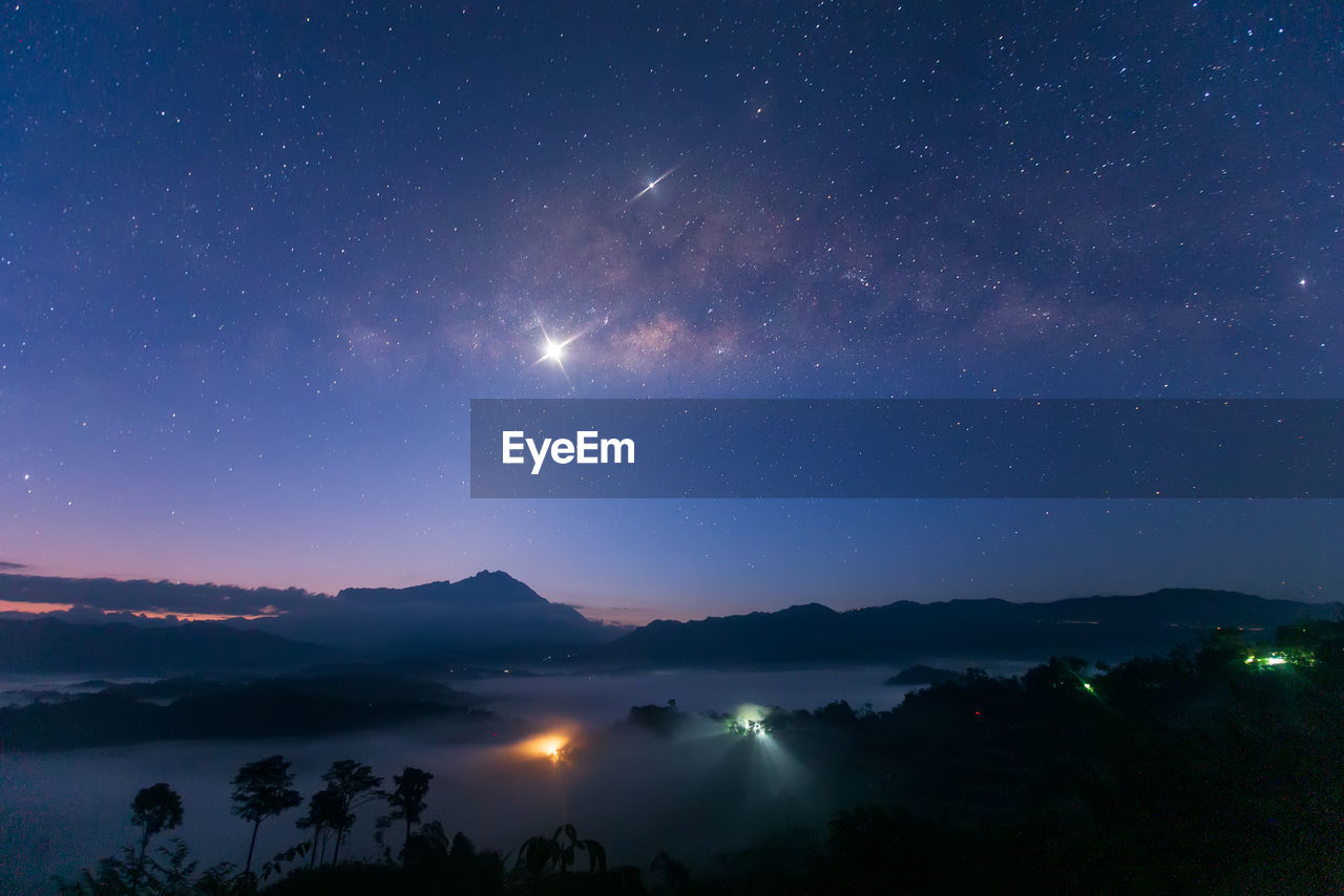 SCENIC VIEW OF SKY AT NIGHT