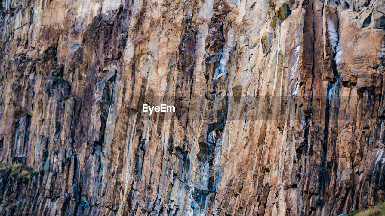full frame, textured, backgrounds, no people, formation, pattern, geology, rock, rough, day, tree, nature, trunk, wood, outdoors, close-up
