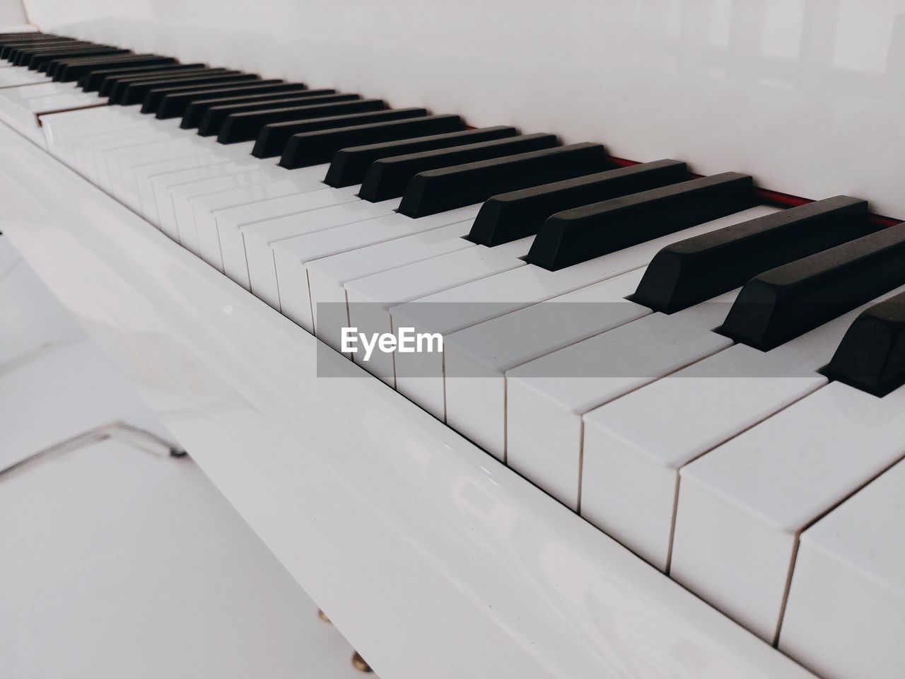 CLOSE-UP OF PIANO