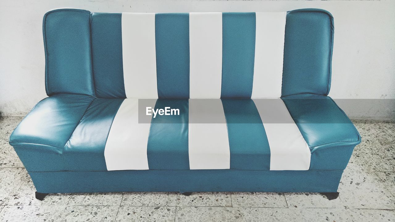 CLOSE-UP OF PATTERN