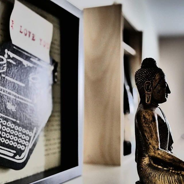 statue, human representation, sculpture, indoors, no people, close-up, day