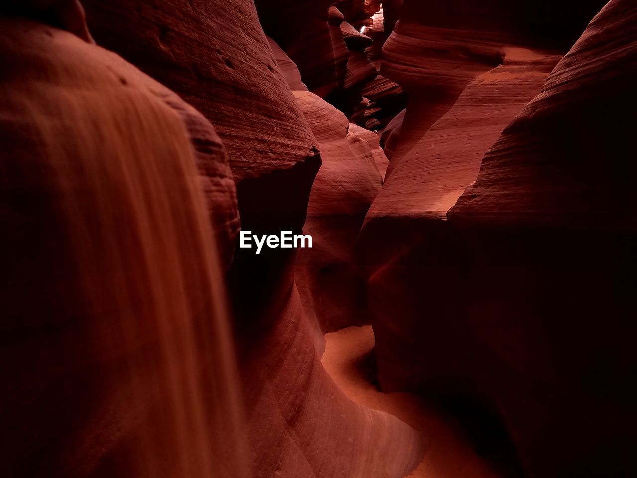 CLOSE-UP OF ROCK FORMATIONS AT CANYON