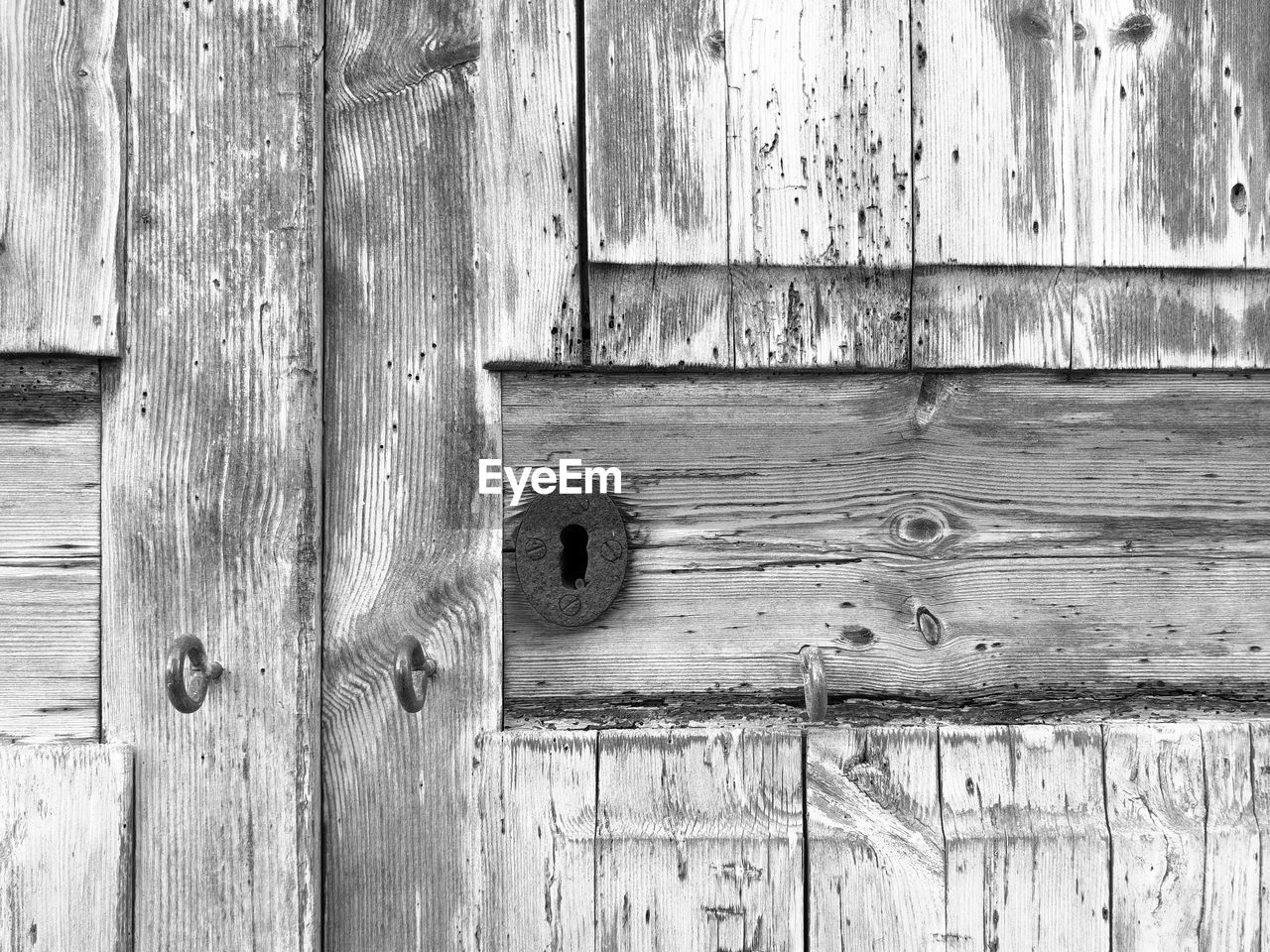 CLOSE-UP OF WOODEN DOOR