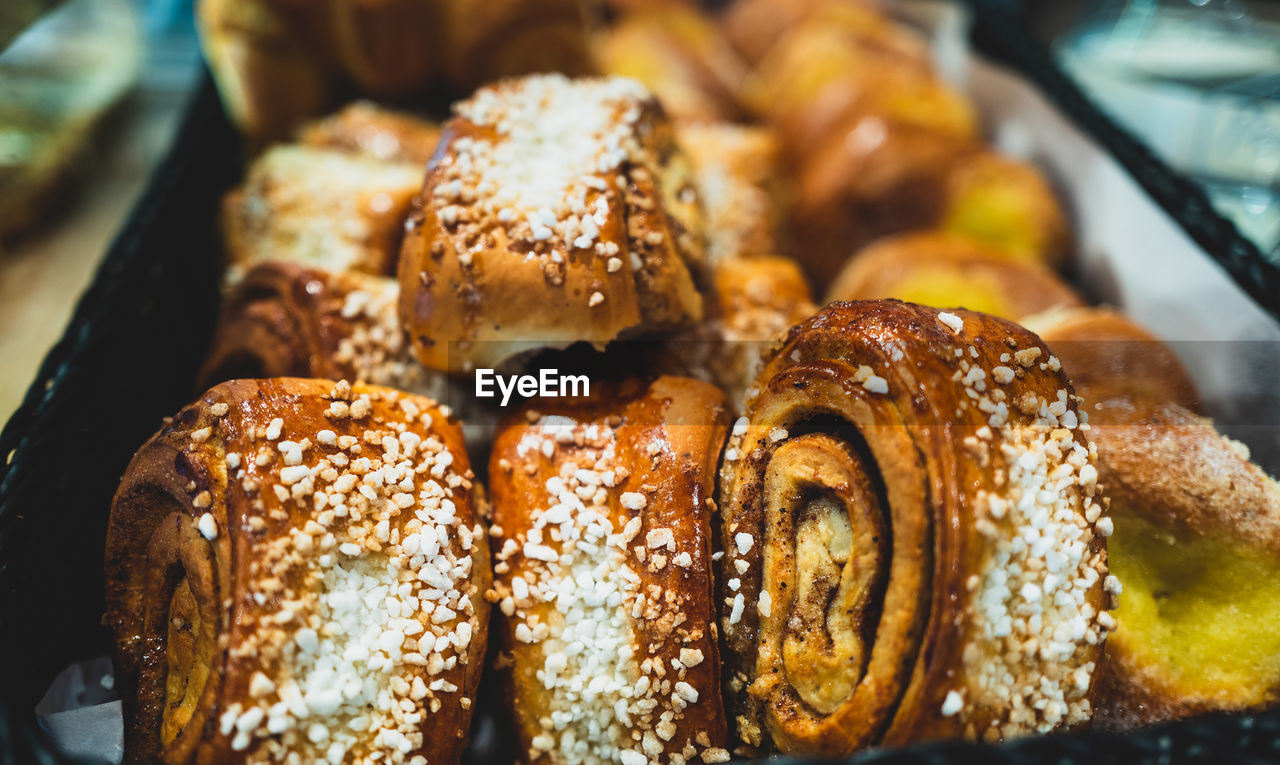 Close-up of swwt buns on table