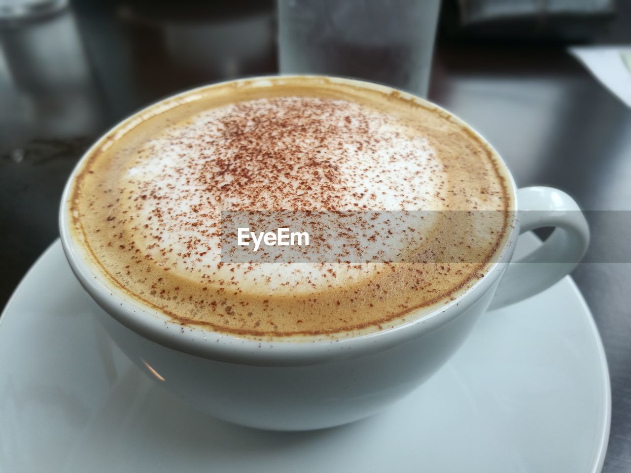 CLOSE-UP OF CAPPUCCINO