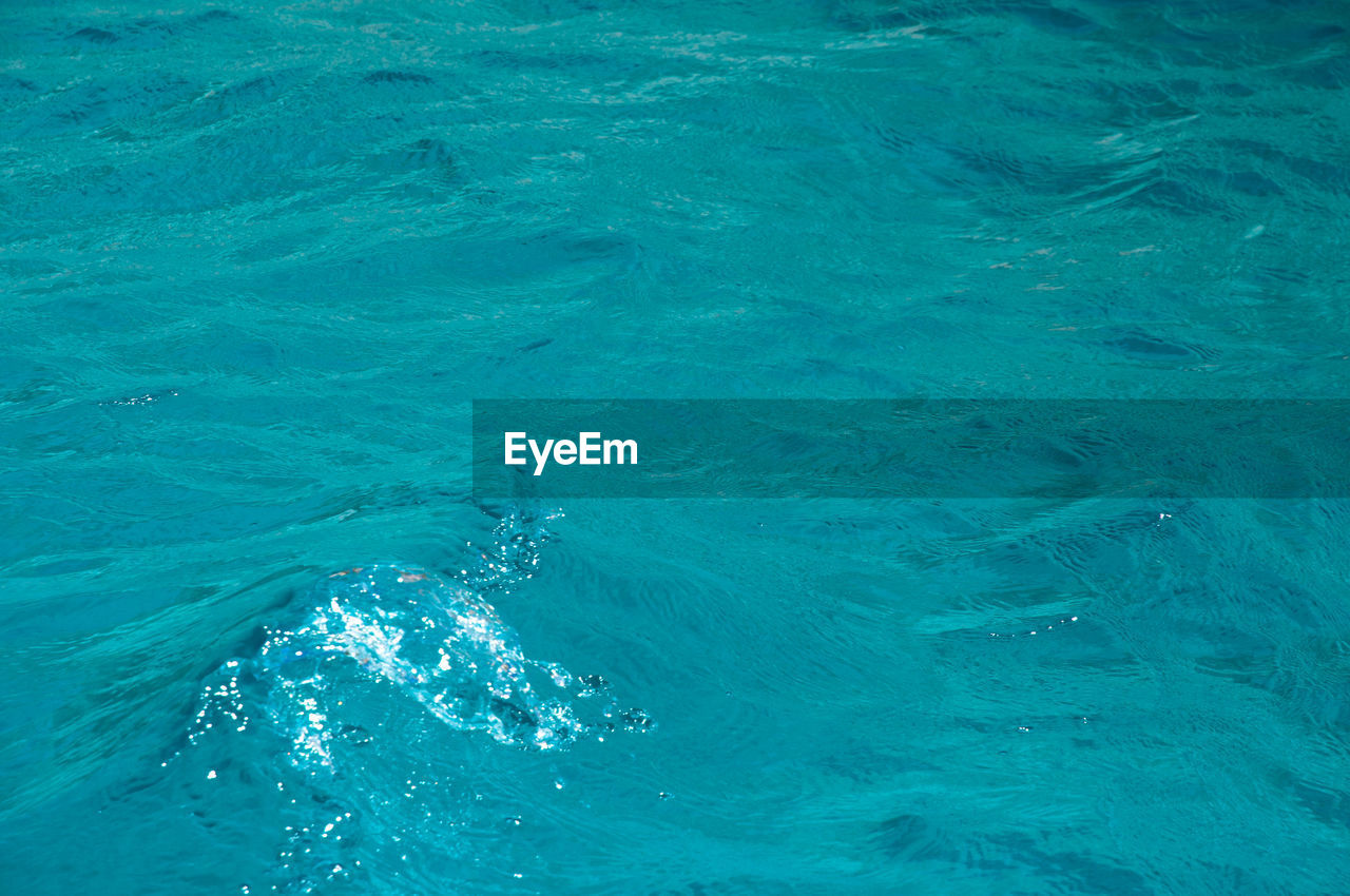 FULL FRAME SHOT OF SWIMMING POOL