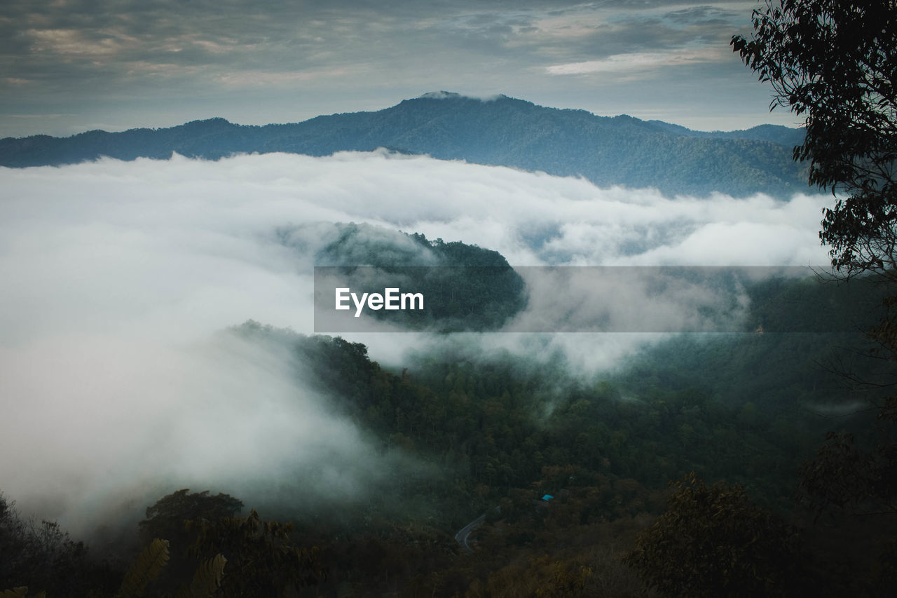 SCENIC VIEW OF MOUNTAIN AGAINST SKY