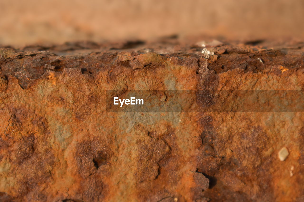 FULL FRAME SHOT OF ROCKS