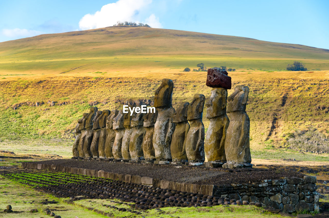 Ahu tongariki statues