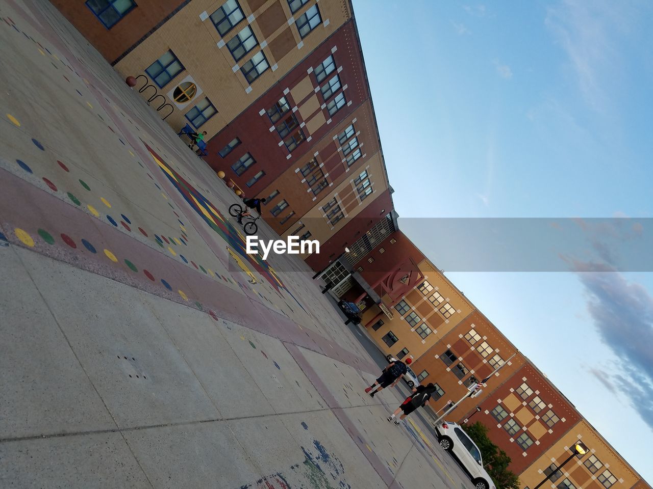 LOW ANGLE VIEW OF BUILDINGS IN CITY