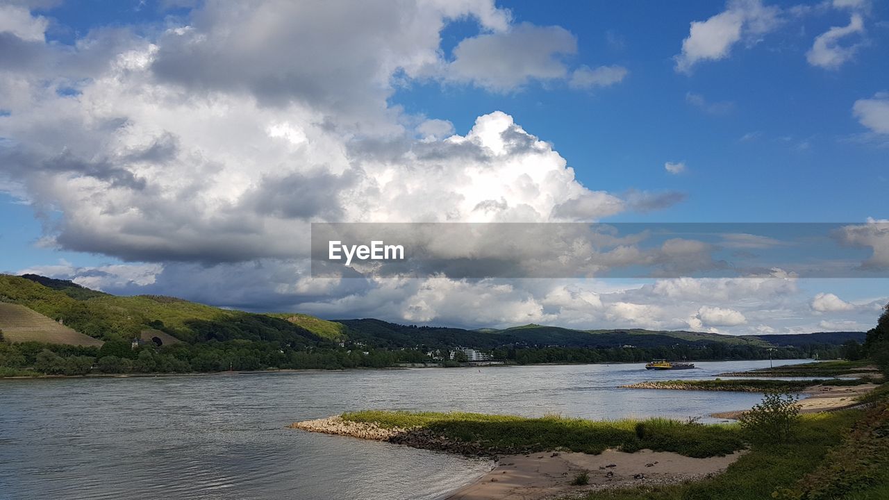 PANORAMIC SHOT OF SEA AGAINST SKY