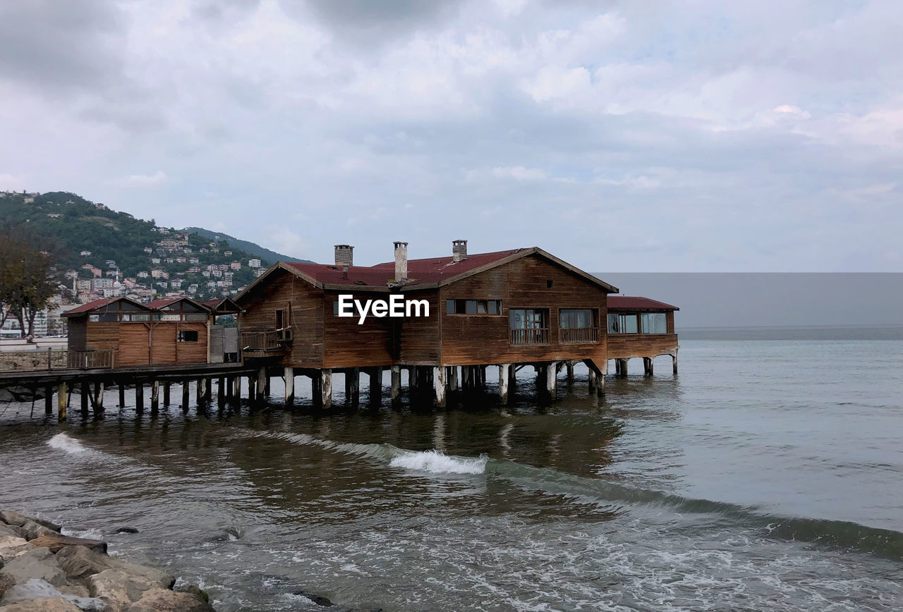 Houses by sea against sky ordu turkey