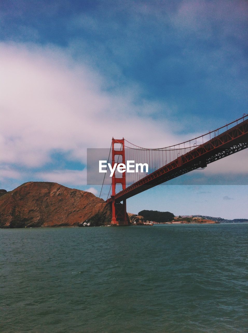GOLDEN GATE BRIDGE OVER SEA